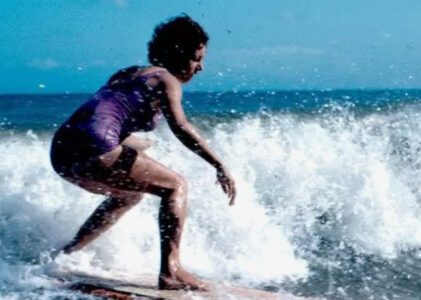 Linda Sharp: The Trailblazing Surfer In A Male-Dominated Scenario